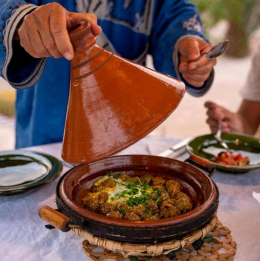 梅尔祖卡 Sahara Traveling Camp酒店 外观 照片