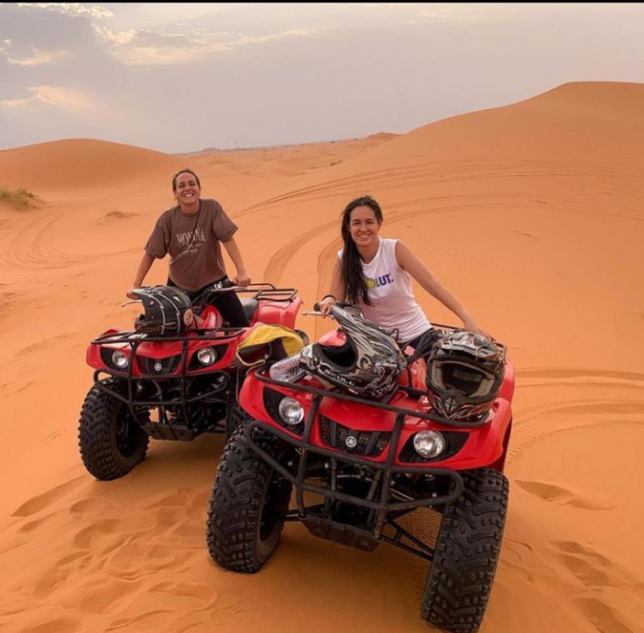 梅尔祖卡 Sahara Traveling Camp酒店 外观 照片
