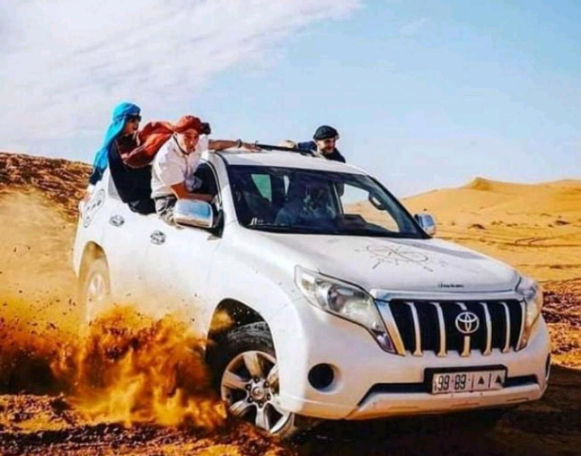 梅尔祖卡 Sahara Traveling Camp酒店 外观 照片