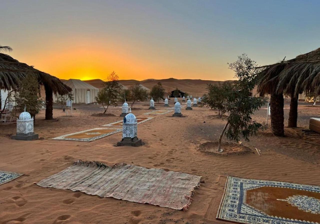 梅尔祖卡 Sahara Traveling Camp酒店 外观 照片