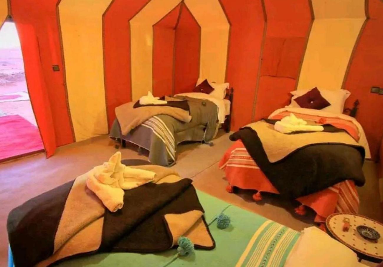 梅尔祖卡 Sahara Traveling Camp酒店 外观 照片