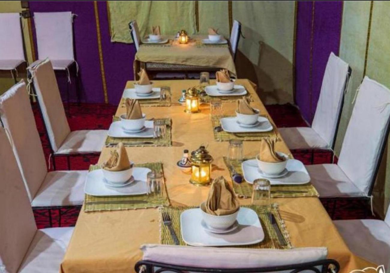 梅尔祖卡 Sahara Traveling Camp酒店 外观 照片